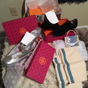 βοΈBUNDLEβοΈ 2 Pair of Size 11 Tory Burch Shoes π